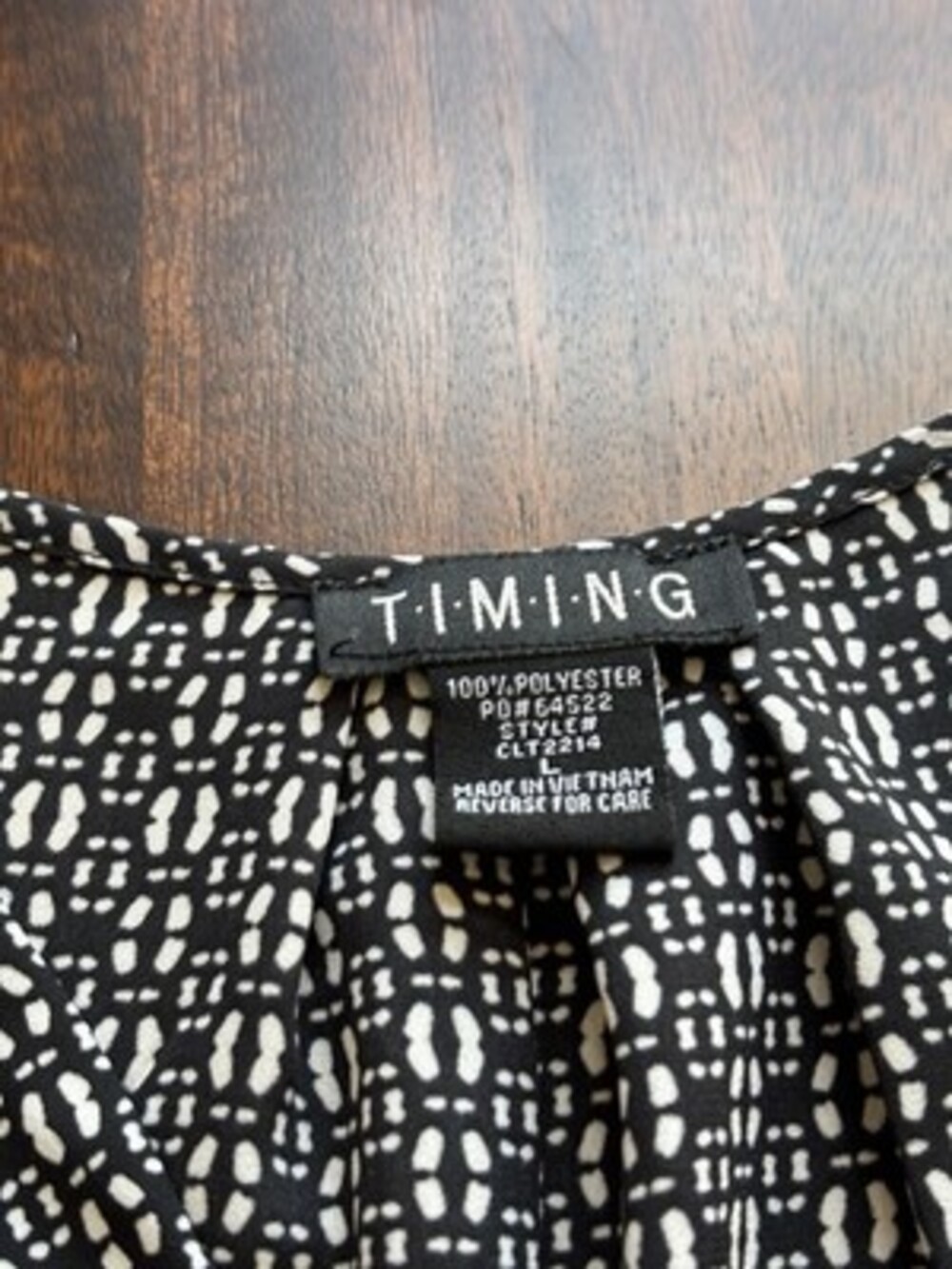 Timing Black And White Women’s Button Down Blouse Sz L